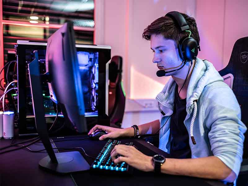 Building the Perfect Online Gaming Setup